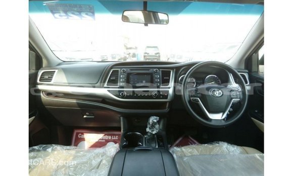 Buy Import Toyota Kluger White Car in Import - Dubai in Dhufar Buy Import Toyota Kluger White Car in Import - Dubai in Dhufar