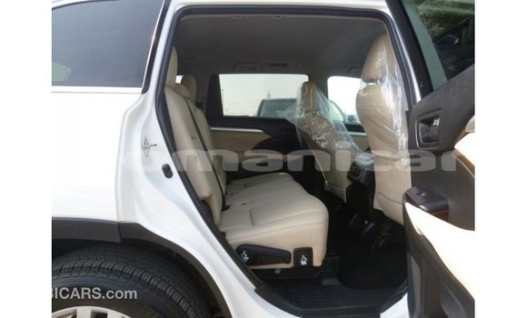 Buy Import Toyota Kluger White Car in Import - Dubai in Dhufar Buy Import Toyota Kluger White Car in Import - Dubai in Dhufar