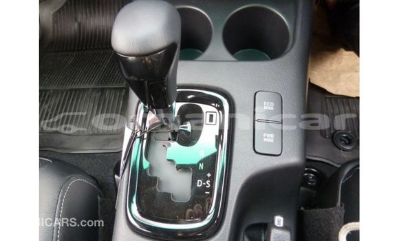 Buy Import Toyota Hilux White Car in Import - Dubai in Dhufar Buy Import Toyota Hilux White Car in Import - Dubai in Dhufar