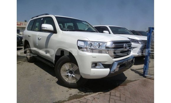 Buy Import Toyota Land Cruiser White Car in Import - Dubai in Dhufar Buy Import Toyota Land Cruiser White Car in Import - Dubai in Dhufar