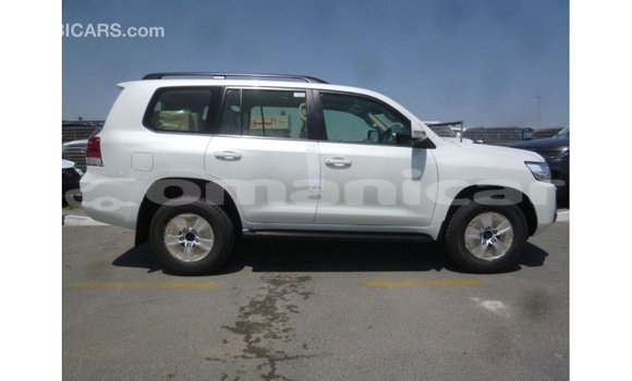 Buy Import Toyota Land Cruiser White Car in Import - Dubai in Dhufar Buy Import Toyota Land Cruiser White Car in Import - Dubai in Dhufar