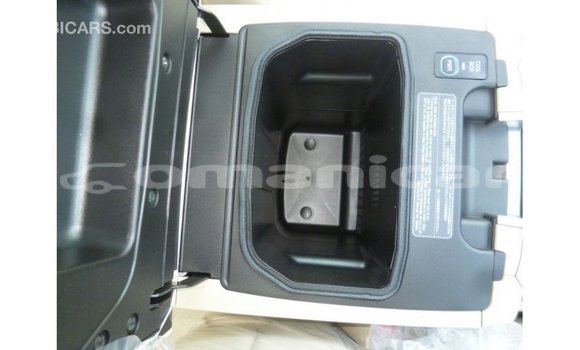 Buy Import Toyota Land Cruiser White Car in Import - Dubai in Dhufar Buy Import Toyota Land Cruiser White Car in Import - Dubai in Dhufar