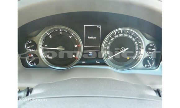 Buy Import Toyota Land Cruiser White Car in Import - Dubai in Dhufar Buy Import Toyota Land Cruiser White Car in Import - Dubai in Dhufar