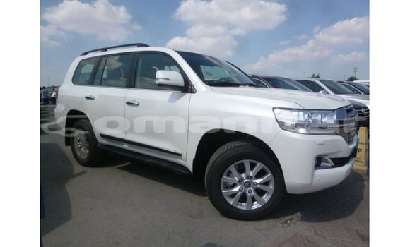 Buy Import Toyota Land Cruiser White Car in Import - Dubai in Dhufar Buy Import Toyota Land Cruiser White Car in Import - Dubai in Dhufar