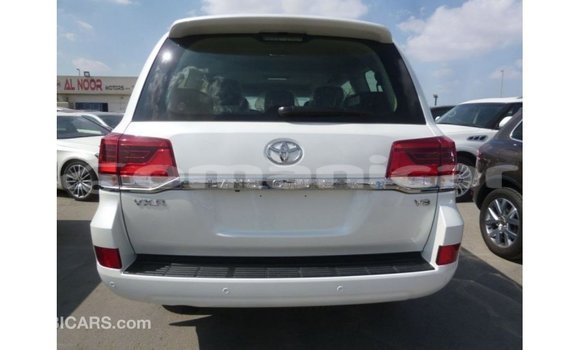 Buy Import Toyota Land Cruiser White Car in Import - Dubai in Dhufar Buy Import Toyota Land Cruiser White Car in Import - Dubai in Dhufar