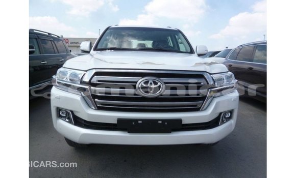 Buy Import Toyota Land Cruiser White Car in Import - Dubai in Dhufar Buy Import Toyota Land Cruiser White Car in Import - Dubai in Dhufar