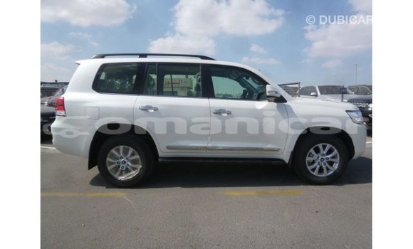 Buy Import Toyota Land Cruiser White Car in Import - Dubai in Dhufar Buy Import Toyota Land Cruiser White Car in Import - Dubai in Dhufar