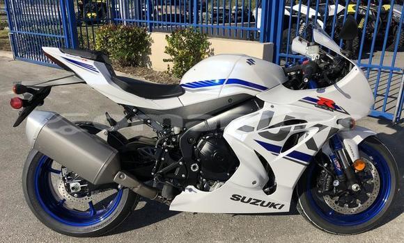 Buy New Suzuki GSX–R White Bike in Muscat in Masqat