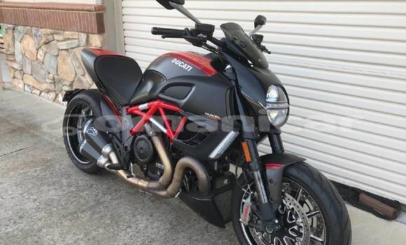 Buy Used Ducati Diavel Red Bike in Import - Dubai in Dhufar Buy Used Ducati Diavel Red Bike in Import - Dubai in Dhufar