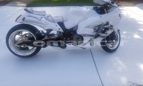 Buy New Suzuki HAYABUSA White Bike in Import - Dubai in Dhufar Buy New Suzuki HAYABUSA White Bike in Import - Dubai in Dhufar