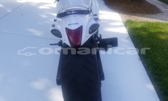 Buy New Suzuki HAYABUSA White Bike in Import - Dubai in Dhufar Buy New Suzuki HAYABUSA White Bike in Import - Dubai in Dhufar