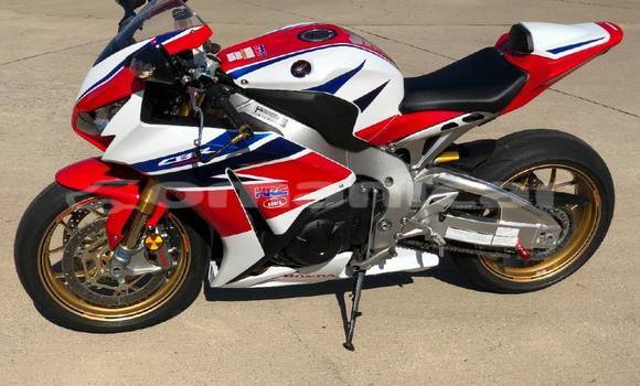 Buy New Honda CBR 1000 RR Red Bike in Import - Dubai in Dhufar Buy New Honda CBR 1000 RR Red Bike in Import - Dubai in Dhufar