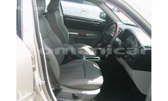 Buy Import Chrysler 300 Beige Car in Import - Dubai in Dhufar Buy Import Chrysler 300 Beige Car in Import - Dubai in Dhufar