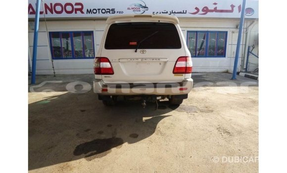 Buy Import Toyota Land Cruiser White Car in Import - Dubai in Dhufar Buy Import Toyota Land Cruiser White Car in Import - Dubai in Dhufar