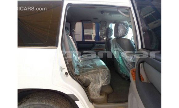 Buy Import Toyota Land Cruiser White Car in Import - Dubai in Dhufar Buy Import Toyota Land Cruiser White Car in Import - Dubai in Dhufar