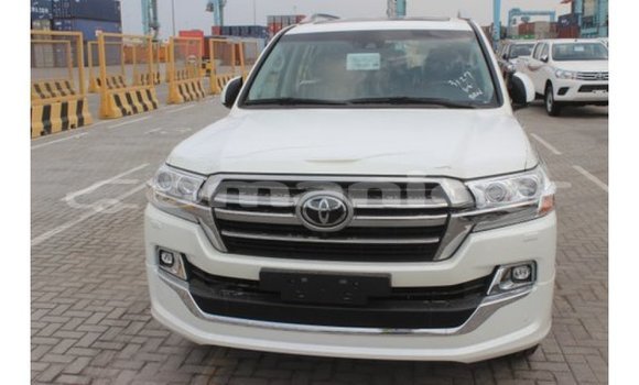 Buy Import Toyota Land Cruiser White Car in Import - Dubai in Dhufar Buy Import Toyota Land Cruiser White Car in Import - Dubai in Dhufar