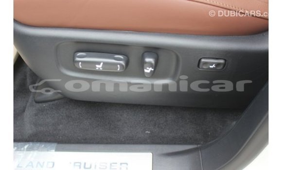 Buy Import Toyota Land Cruiser White Car in Import - Dubai in Dhufar Buy Import Toyota Land Cruiser White Car in Import - Dubai in Dhufar