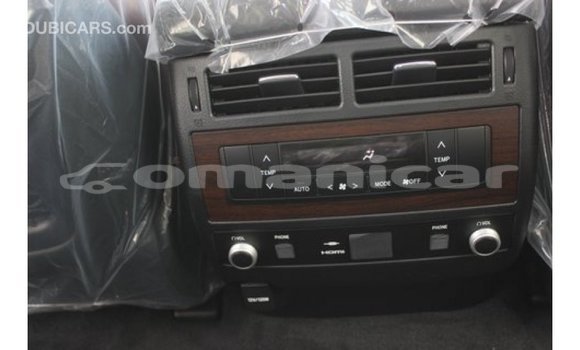 Buy Import Toyota Land Cruiser White Car in Import - Dubai in Dhufar Buy Import Toyota Land Cruiser White Car in Import - Dubai in Dhufar