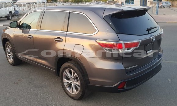 Buy Import Toyota Highlander Other Car in Import - Dubai in Dhufar Buy Import Toyota Highlander Other Car in Import - Dubai in Dhufar