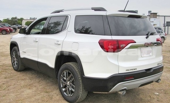 Buy Used GMC Acadia White Car in al–Buraymi in adh-Dhahirah Buy Used GMC Acadia White Car in al–Buraymi in adh-Dhahirah