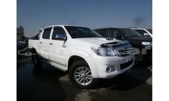 Buy Import Toyota Hilux White Car in Import - Dubai in Dhufar Buy Import Toyota Hilux White Car in Import - Dubai in Dhufar
