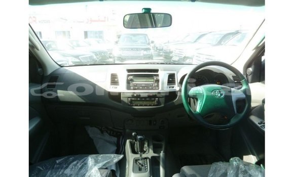 Buy Import Toyota Hilux White Car in Import - Dubai in Dhufar Buy Import Toyota Hilux White Car in Import - Dubai in Dhufar
