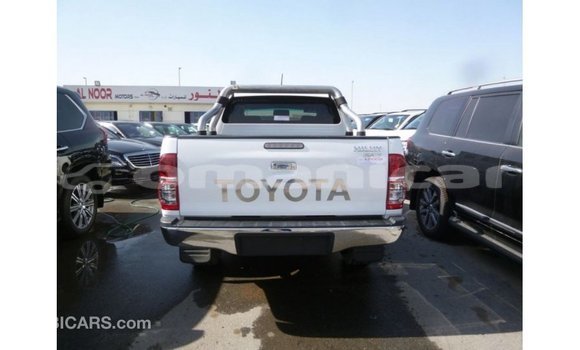 Buy Import Toyota Hilux White Car in Import - Dubai in Dhufar Buy Import Toyota Hilux White Car in Import - Dubai in Dhufar