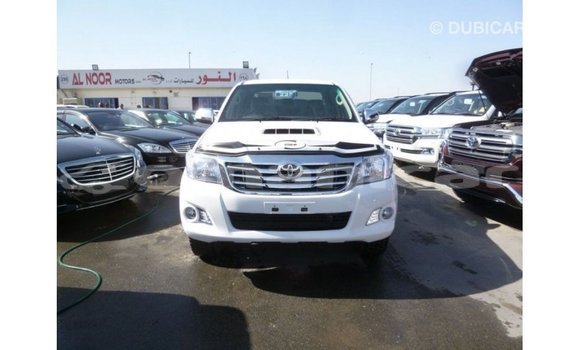 Buy Import Toyota Hilux White Car in Import - Dubai in Dhufar Buy Import Toyota Hilux White Car in Import - Dubai in Dhufar