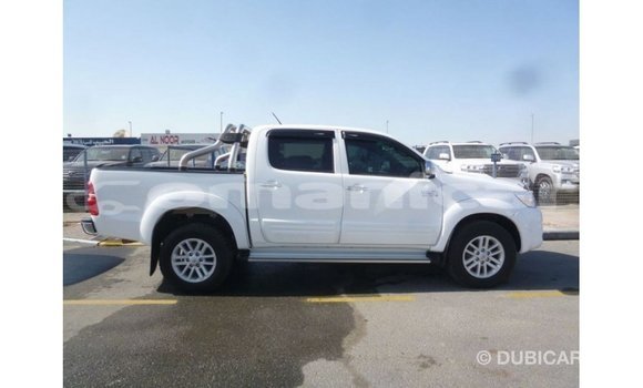 Buy Import Toyota Hilux White Car in Import - Dubai in Dhufar Buy Import Toyota Hilux White Car in Import - Dubai in Dhufar
