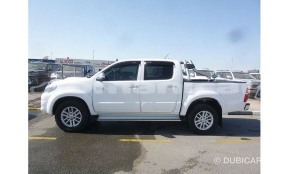 Buy Import Toyota Hilux White Car in Import - Dubai in Dhufar Buy Import Toyota Hilux White Car in Import - Dubai in Dhufar