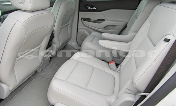 Buy Used GMC Acadia White Car in al–Buraymi in adh-Dhahirah Buy Used GMC Acadia White Car in al–Buraymi in adh-Dhahirah