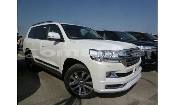 Buy Import Toyota Land Cruiser White Car in Import - Dubai in Dhufar Buy Import Toyota Land Cruiser White Car in Import - Dubai in Dhufar
