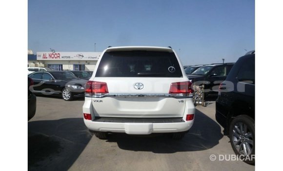 Buy Import Toyota Land Cruiser White Car in Import - Dubai in Dhufar Buy Import Toyota Land Cruiser White Car in Import - Dubai in Dhufar