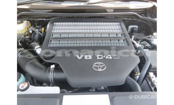 Buy Import Toyota Land Cruiser Red Car in Import - Dubai in Dhufar Buy Import Toyota Land Cruiser Red Car in Import - Dubai in Dhufar