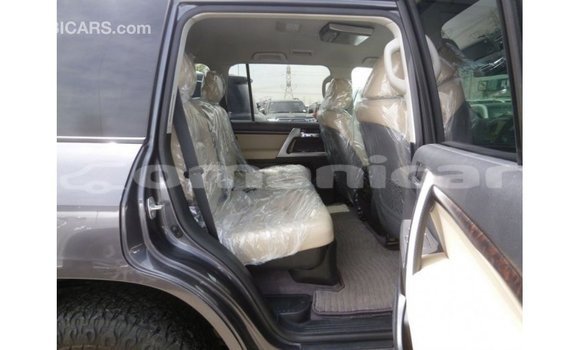 Buy Import Toyota Land Cruiser Other Car in Import - Dubai in Dhufar Buy Import Toyota Land Cruiser Other Car in Import - Dubai in Dhufar