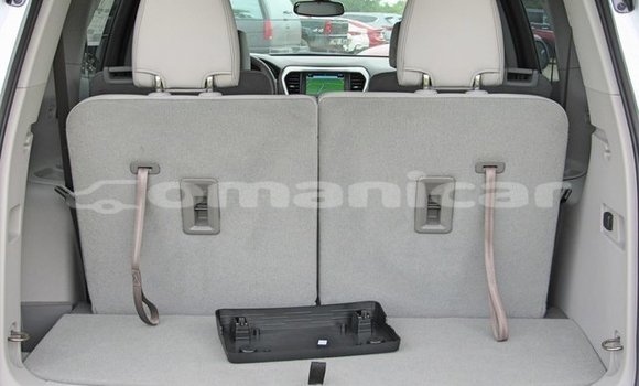 Buy Used GMC Acadia White Car in al–Buraymi in adh-Dhahirah Buy Used GMC Acadia White Car in al–Buraymi in adh-Dhahirah