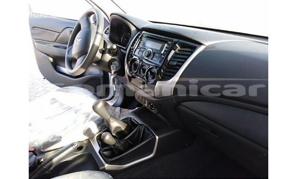 Buy Import Mitsubishi L200 White Car in Import - Dubai in Dhufar Buy Import Mitsubishi L200 White Car in Import - Dubai in Dhufar