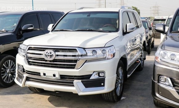 Buy Import Toyota Land Cruiser White Car in Import - Dubai in Dhufar Buy Import Toyota Land Cruiser White Car in Import - Dubai in Dhufar