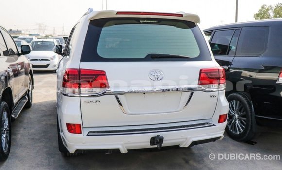 Buy Import Toyota Land Cruiser White Car in Import - Dubai in Dhufar Buy Import Toyota Land Cruiser White Car in Import - Dubai in Dhufar