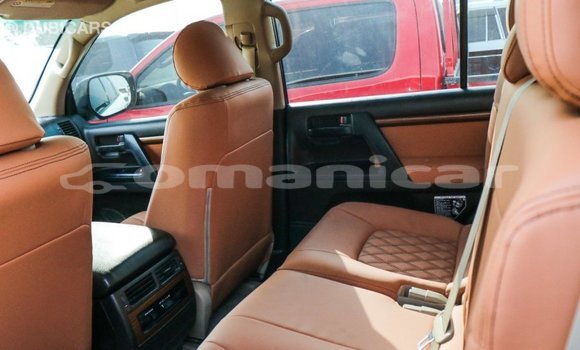 Buy Import Toyota Land Cruiser White Car in Import - Dubai in Dhufar Buy Import Toyota Land Cruiser White Car in Import - Dubai in Dhufar