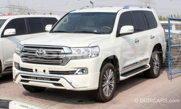 Buy Import Toyota Land Cruiser White Car in Import - Dubai in Dhufar Buy Import Toyota Land Cruiser White Car in Import - Dubai in Dhufar