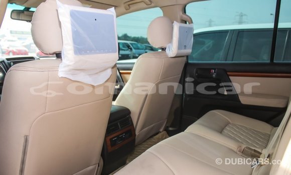 Buy Import Toyota Land Cruiser White Car in Import - Dubai in Dhufar Buy Import Toyota Land Cruiser White Car in Import - Dubai in Dhufar