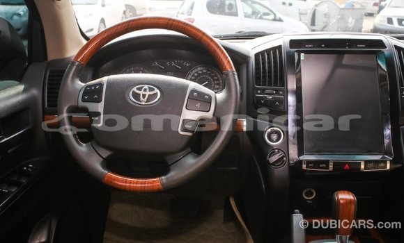 Buy Import Toyota Land Cruiser White Car in Import - Dubai in Dhufar Buy Import Toyota Land Cruiser White Car in Import - Dubai in Dhufar