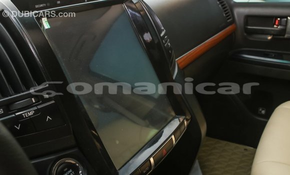 Buy Import Toyota Land Cruiser White Car in Import - Dubai in Dhufar Buy Import Toyota Land Cruiser White Car in Import - Dubai in Dhufar