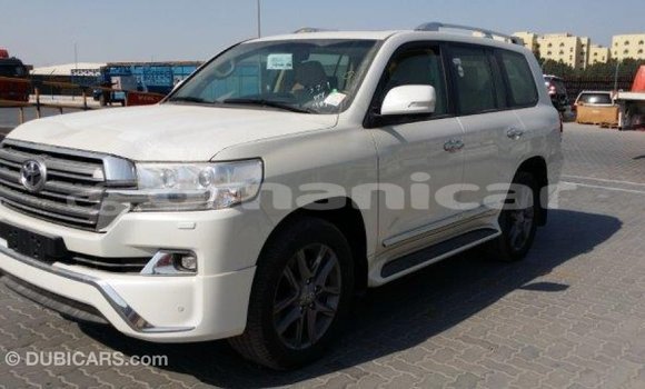 Buy Import Toyota Land Cruiser White Car in Import - Dubai in Dhufar Buy Import Toyota Land Cruiser White Car in Import - Dubai in Dhufar