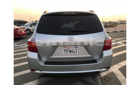 Buy Import Toyota Highlander Other Car in Import - Dubai in Dhufar Buy Import Toyota Highlander Other Car in Import - Dubai in Dhufar