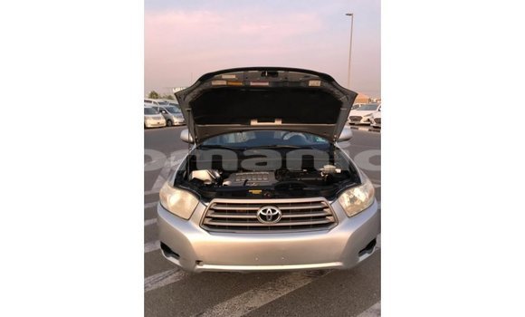 Buy Import Toyota Highlander Other Car in Import - Dubai in Dhufar Buy Import Toyota Highlander Other Car in Import - Dubai in Dhufar