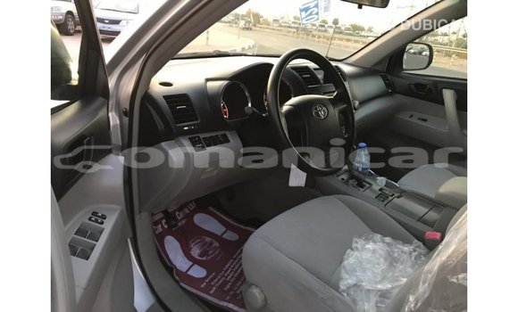 Buy Import Toyota Highlander Other Car in Import - Dubai in Dhufar Buy Import Toyota Highlander Other Car in Import - Dubai in Dhufar