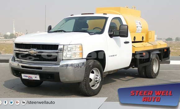 Buy Import Chevrolet Silverado White Car in Import - Dubai in Dhufar