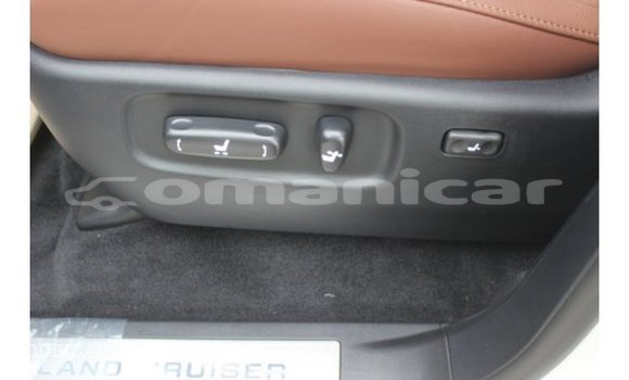 Buy Import Toyota Land Cruiser White Car in Import - Dubai in Dhufar Buy Import Toyota Land Cruiser White Car in Import - Dubai in Dhufar